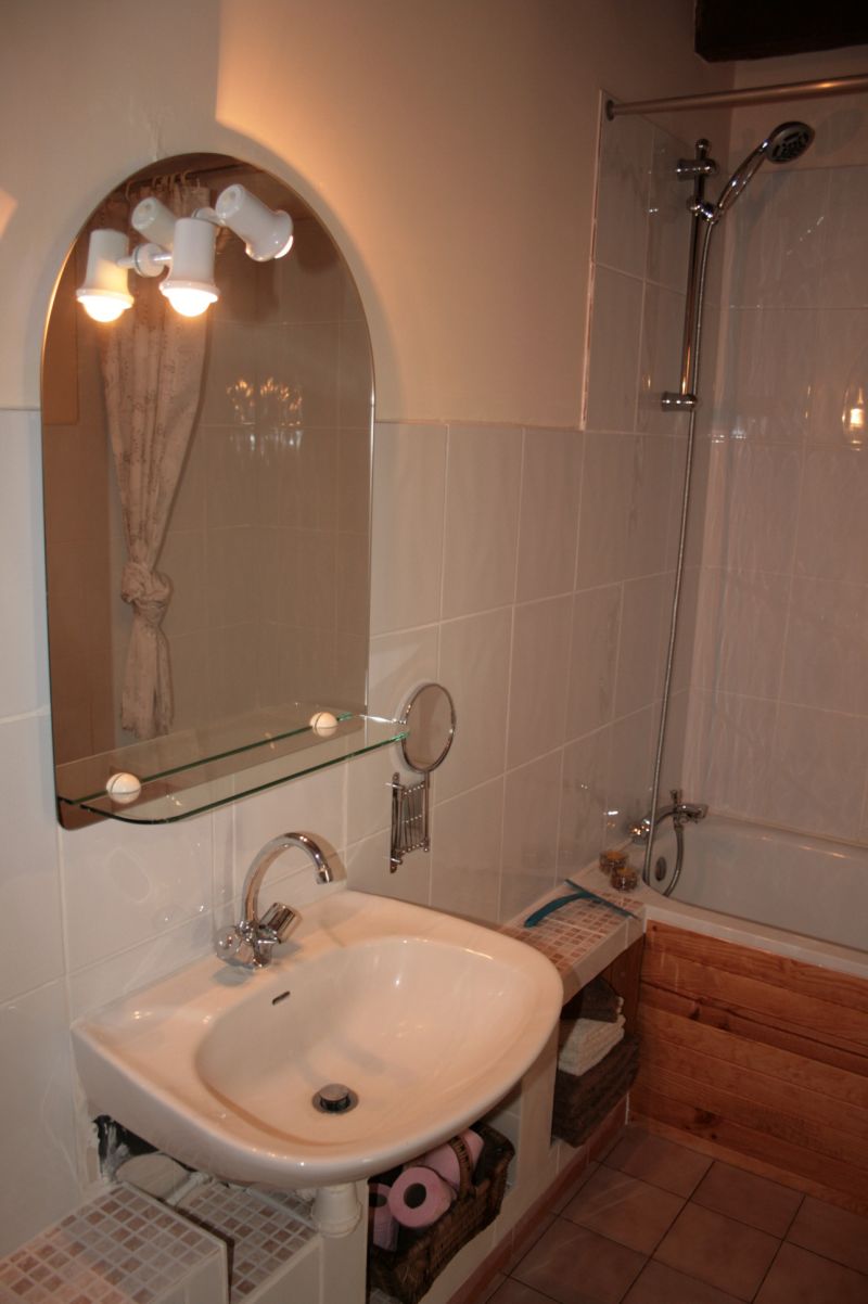 Bathroom, Chardonneret Bathroom